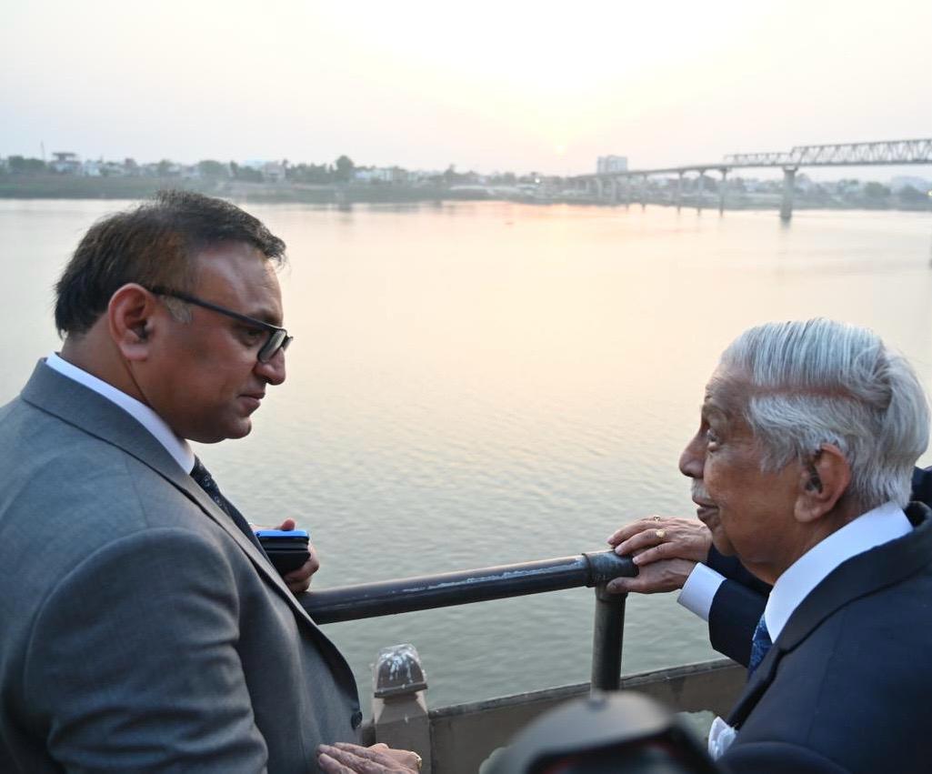 Courthouse / justice background